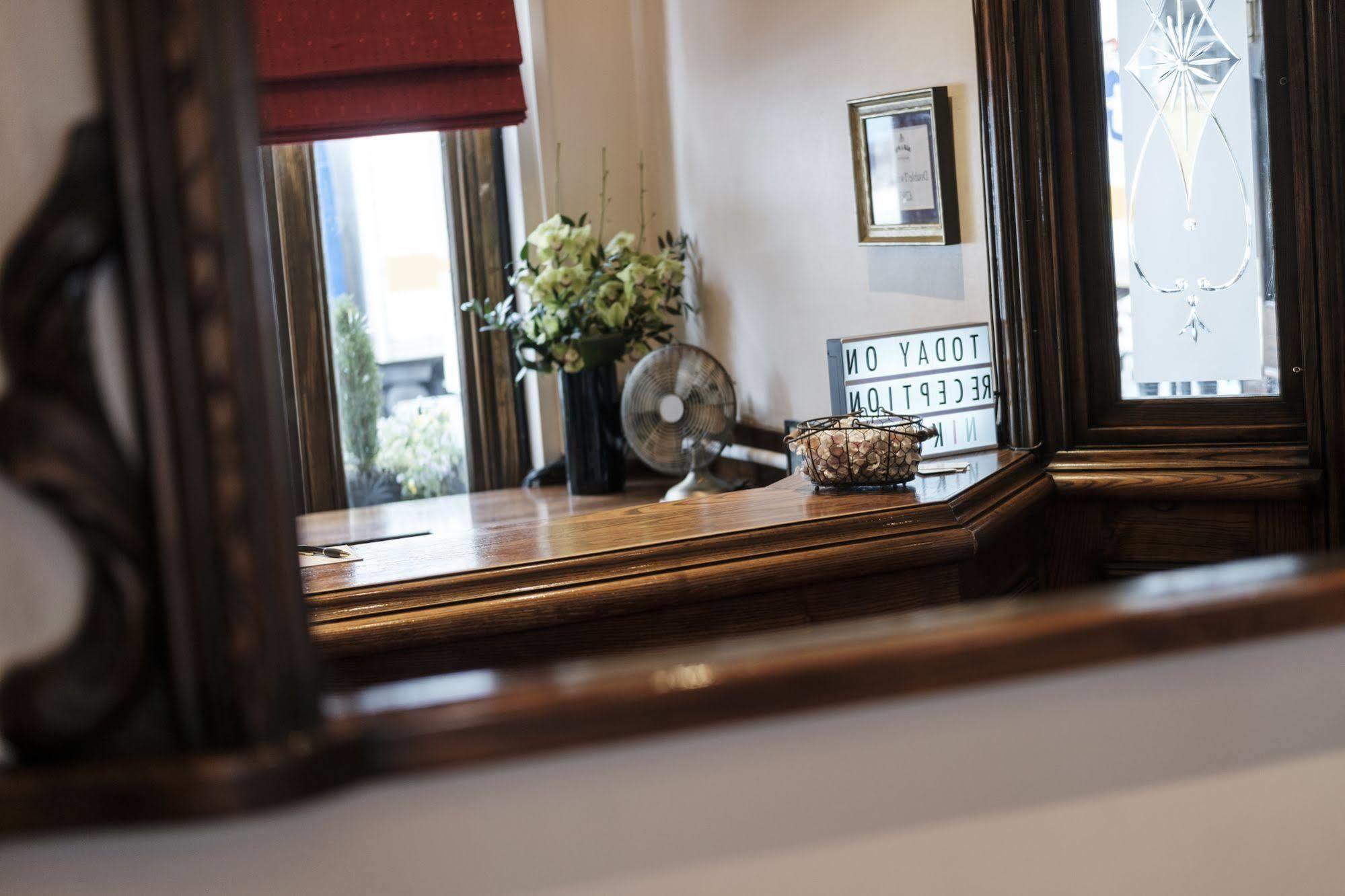 The Mad Hatter Hotel ลอนดอน ภายนอก รูปภาพ